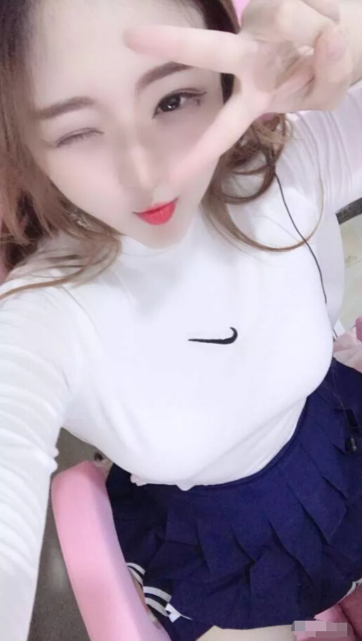 美女主播在线放送 收获大猪蹄子的喜欢1