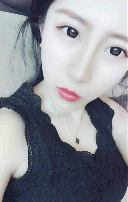 美女秀场直播在线 新人主播求大哥支持