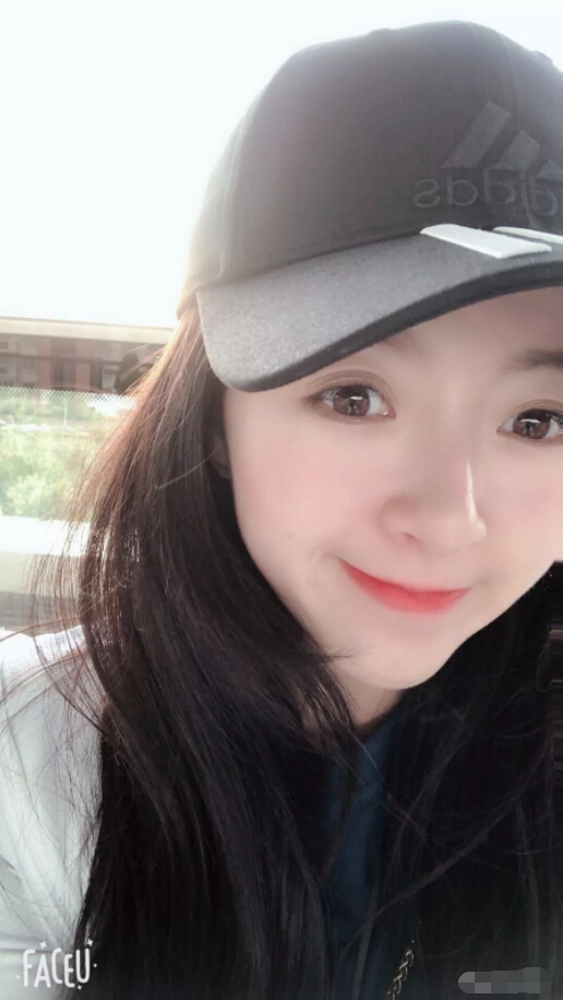 美女网站聊天室 美女主播让人想恋爱