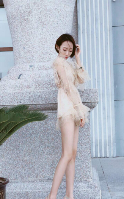 夜恋秀场美女直播间 主播被联合欺负——小涩瑶