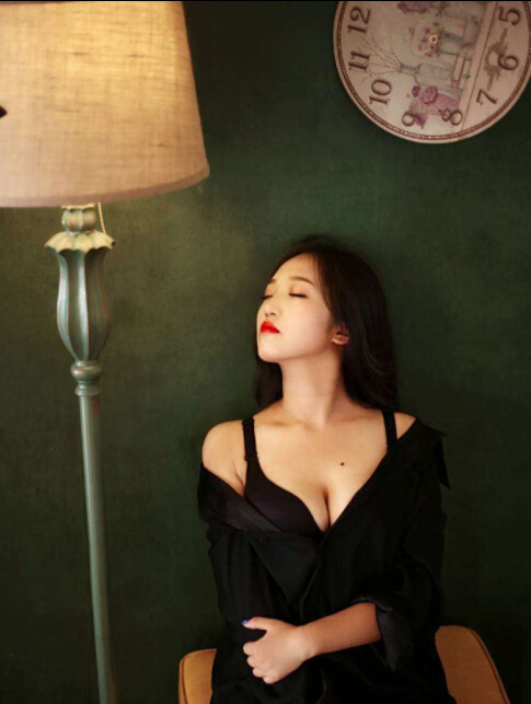 美女主播想给你甜