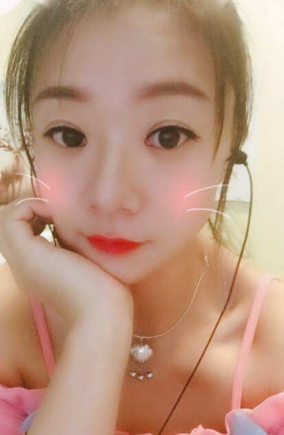 美女直播间聊天