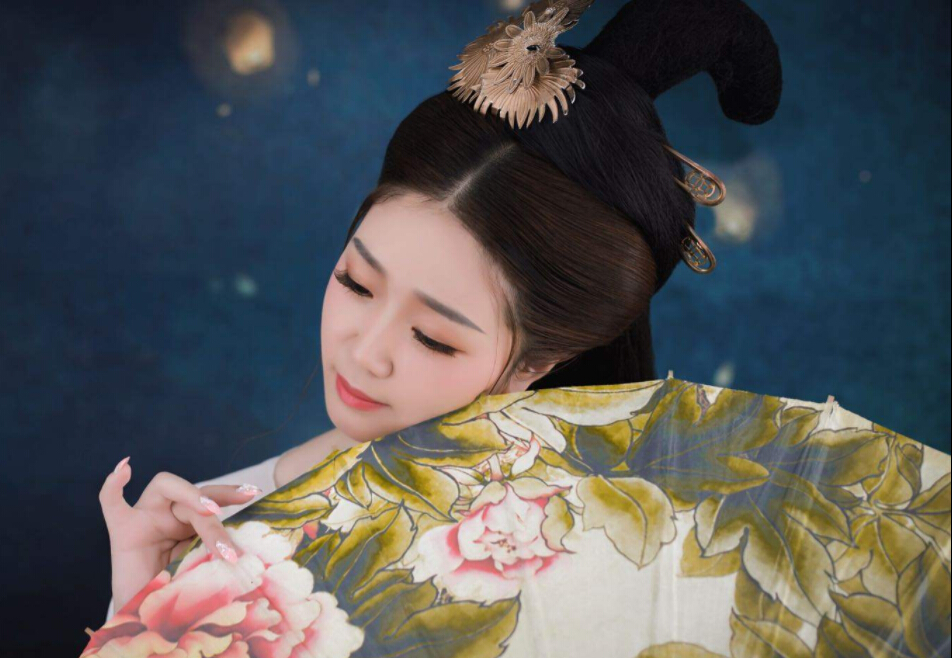 夜恋秀场美女主播 喜欢就来直播间聊天——牛奶