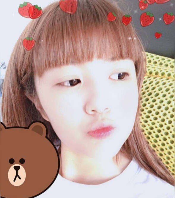 美女直播间主播