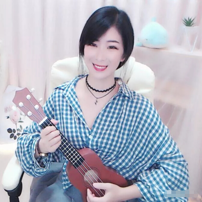 网聊聊天室美女主播 有你在场的冬天不会冷