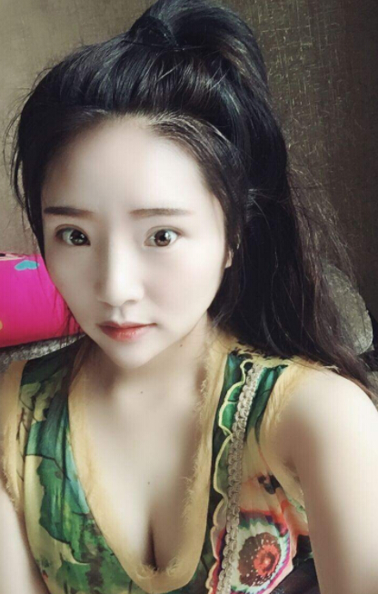 美女直播间聊天