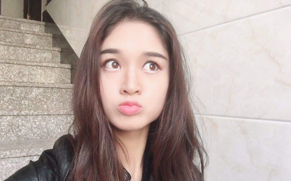 美女直播间聊天