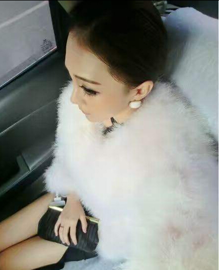 美女视频在线直播 来了就留下给她陪伴——妮子