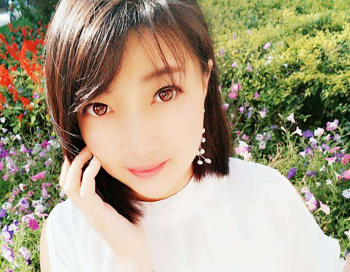 李湘晒女儿近照