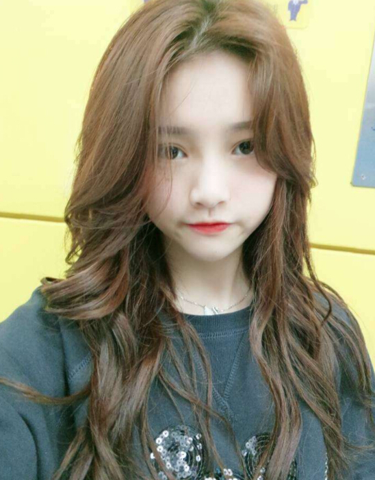 治愈系美女沈月冬日的清新脱俗1