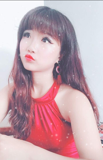 美女主播聊天室网站 看到你好像吃蜜糖——压寨夫人