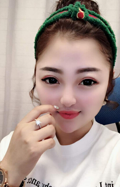 美女主播聊天室网站 许玮甯曝结婚喜讯主播开心
