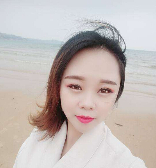 美女直播间聊天
