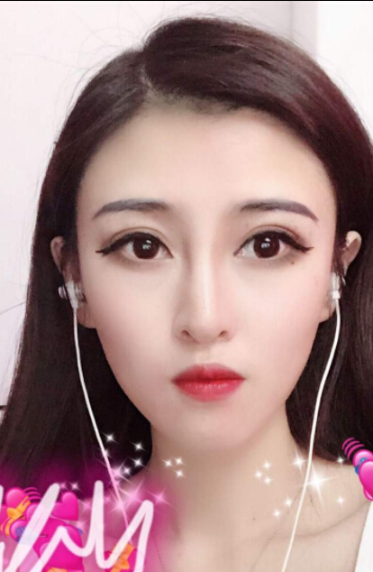 美女直播间聊天