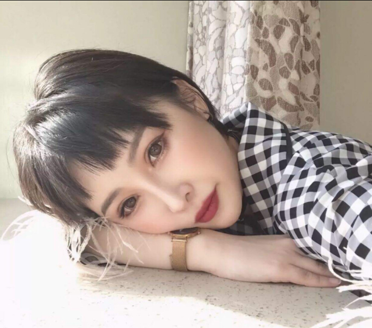 美女直播间视频