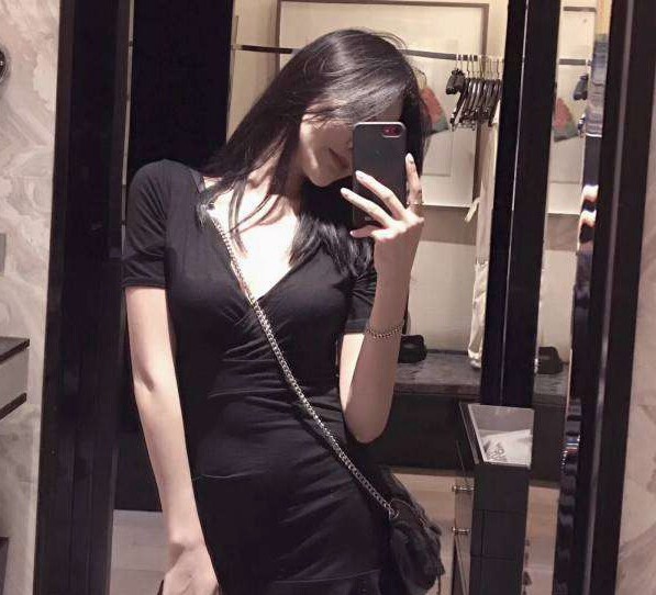 美女直播间话题