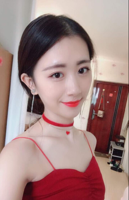 美女主播在直播