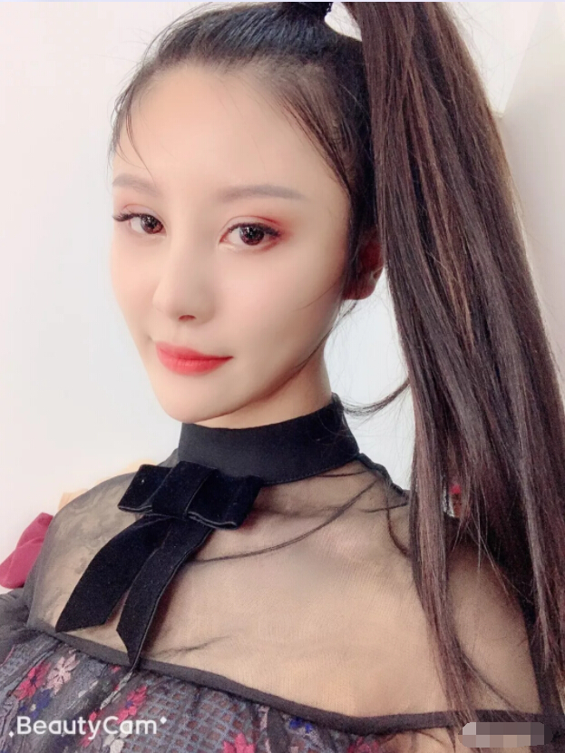 美女主播安若曦