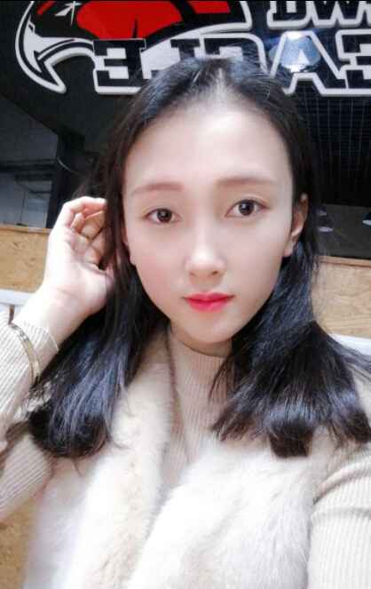 美女直播间视频 上班时间偷偷播不敢说话——玫瑰巷