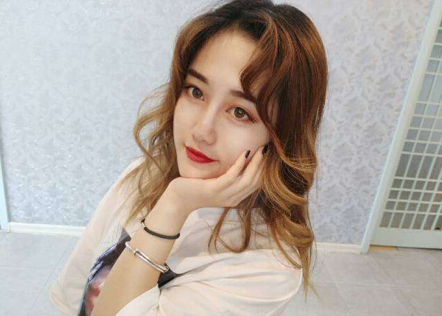 美女直播间视频