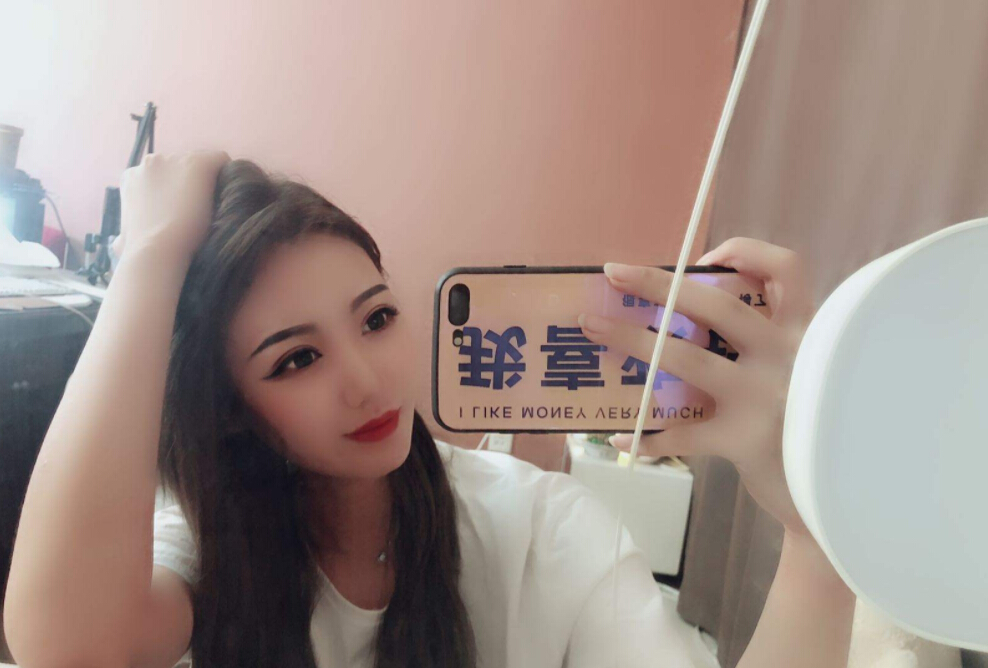 美女直播间视频