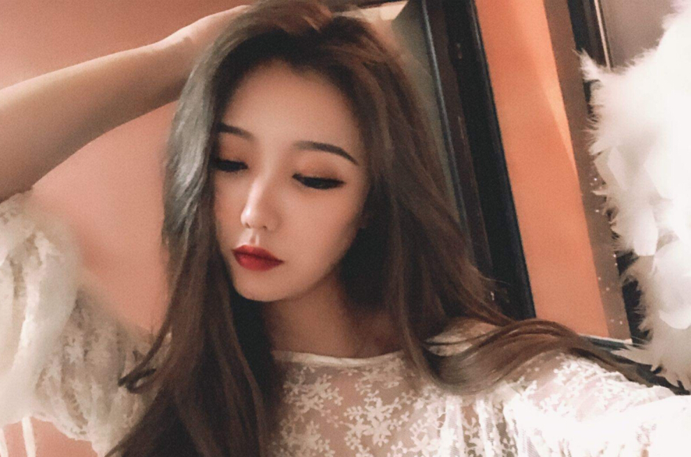 美女主播真人聊
