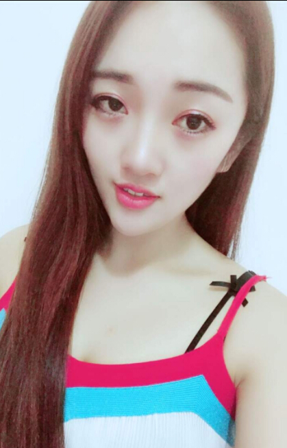美女直播间新主播 眼波流转忍不住喜欢——大妍儿