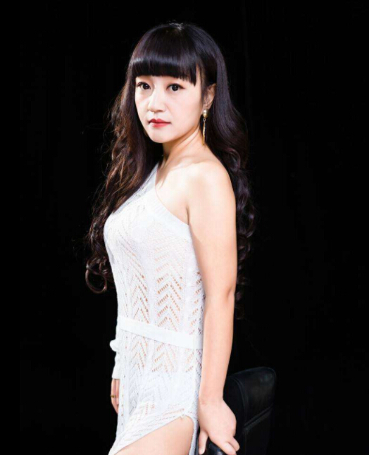 美女直播间宠爱