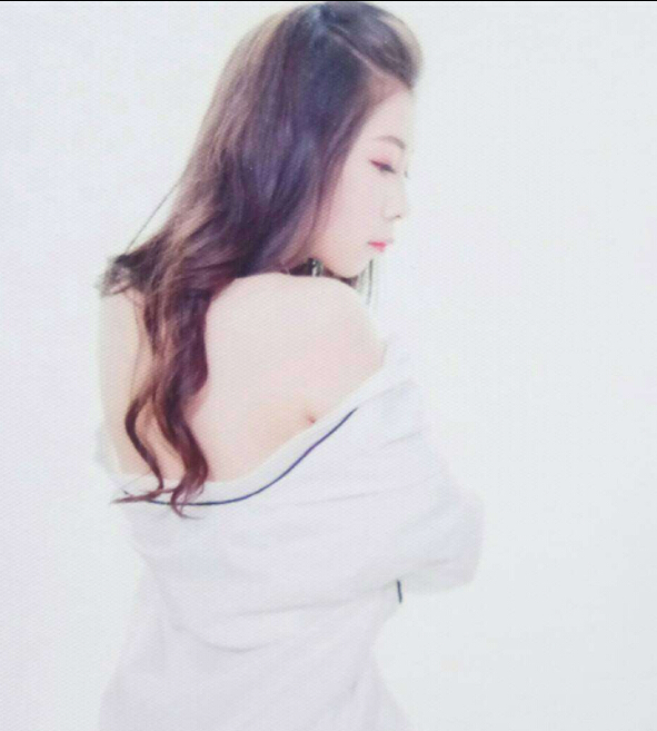 美女直播间新主播 观众难掩喜欢直呼想亲亲——魅雪儿