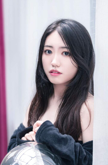美女主播很性感