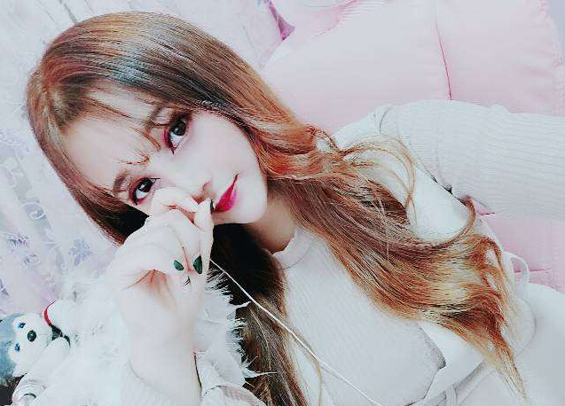 美女主播爱自拍
