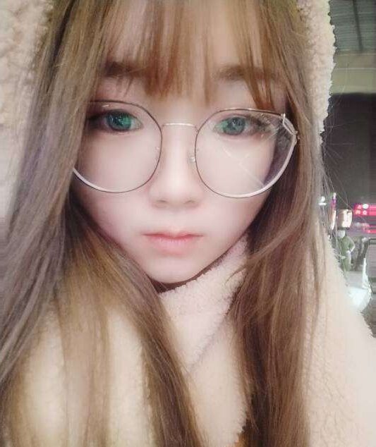美女直播间话题
