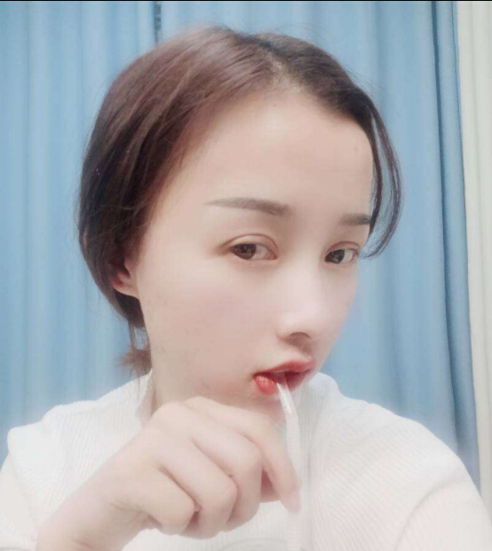 美女直播间宠爱