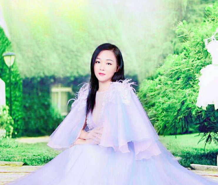 美女主播很单纯