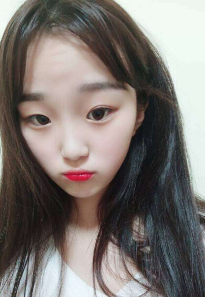 美女直播间视频 何洁生下第三胎承认再婚
