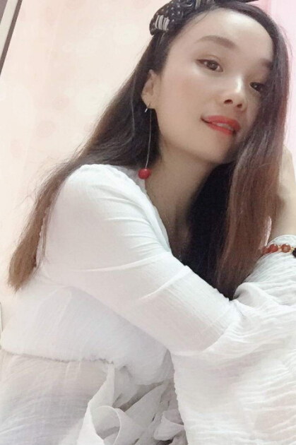 美女主播眼睛说话
