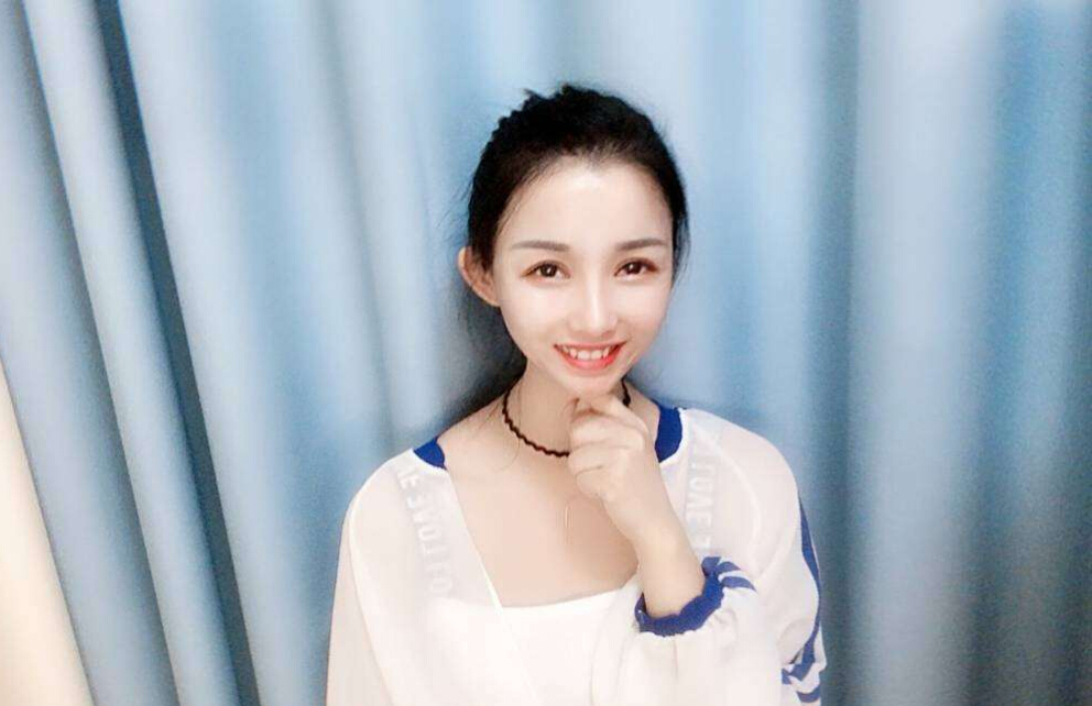美女直播间视频聊 赵丽颖预产期曝光选国内生产