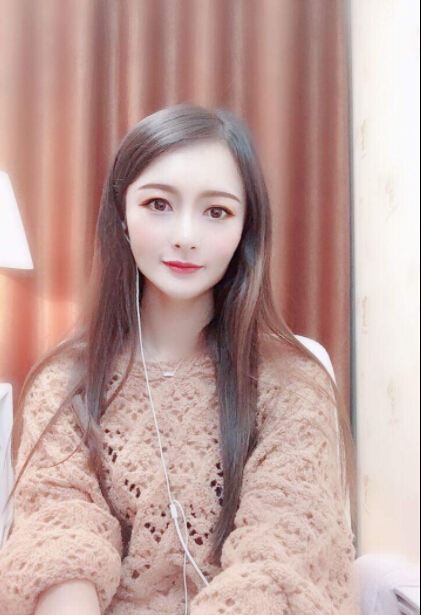 视频聊天室主播 唐嫣晒姐妹聚会照主播发现