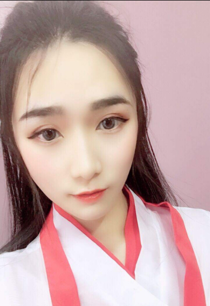 美女主播爱古装