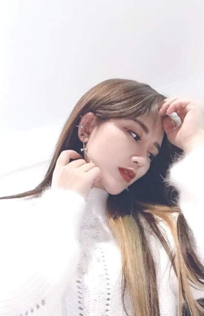 美女主播爱自拍