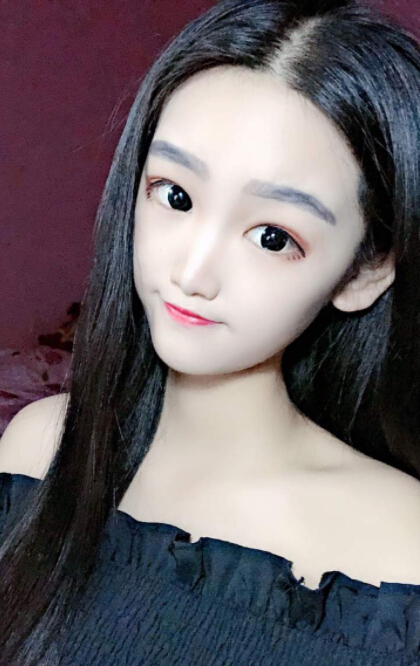 美女直播间视频 大哥换号给主播过任务暖心——皮皮汐