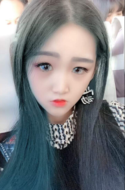 视频直播间主播