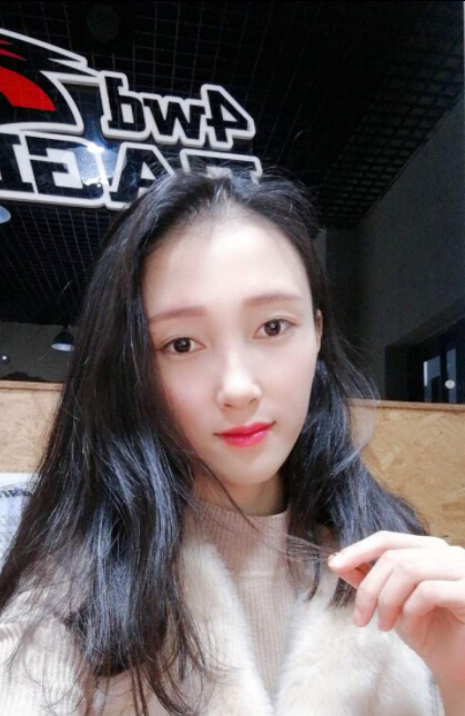 美女直播间视频 邱淑贞大女儿曝光