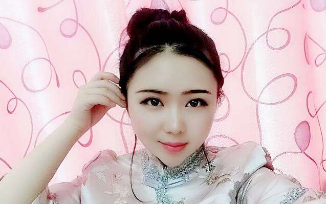 美女直播间视频聊 谁是心中的那个相思——闲云