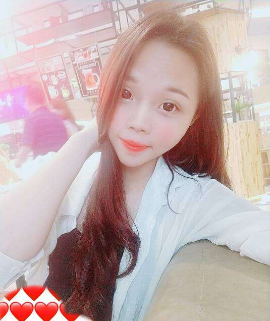 美女直播间视频聊 主播聊到吃暴露本性——炫迈