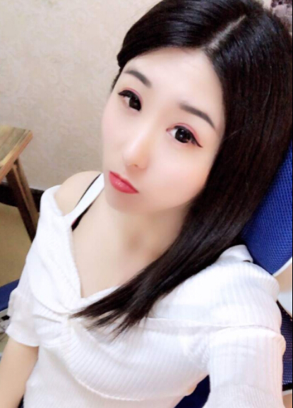 视频直播间美女聊 方媛二胎出生微博报喜