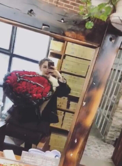 高冷美女主播视频聊 许多人喜欢的类型——墨冰