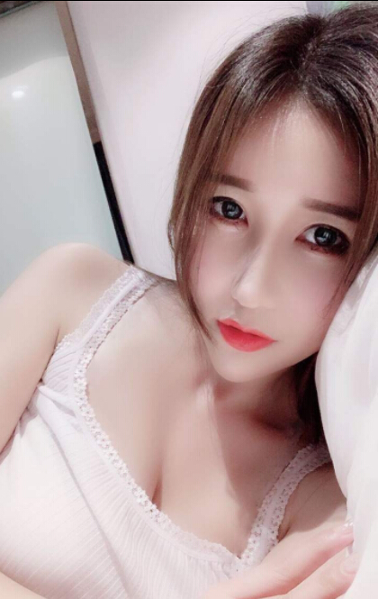 清纯美女主播间视频 她的眼睛会说话——妮妮