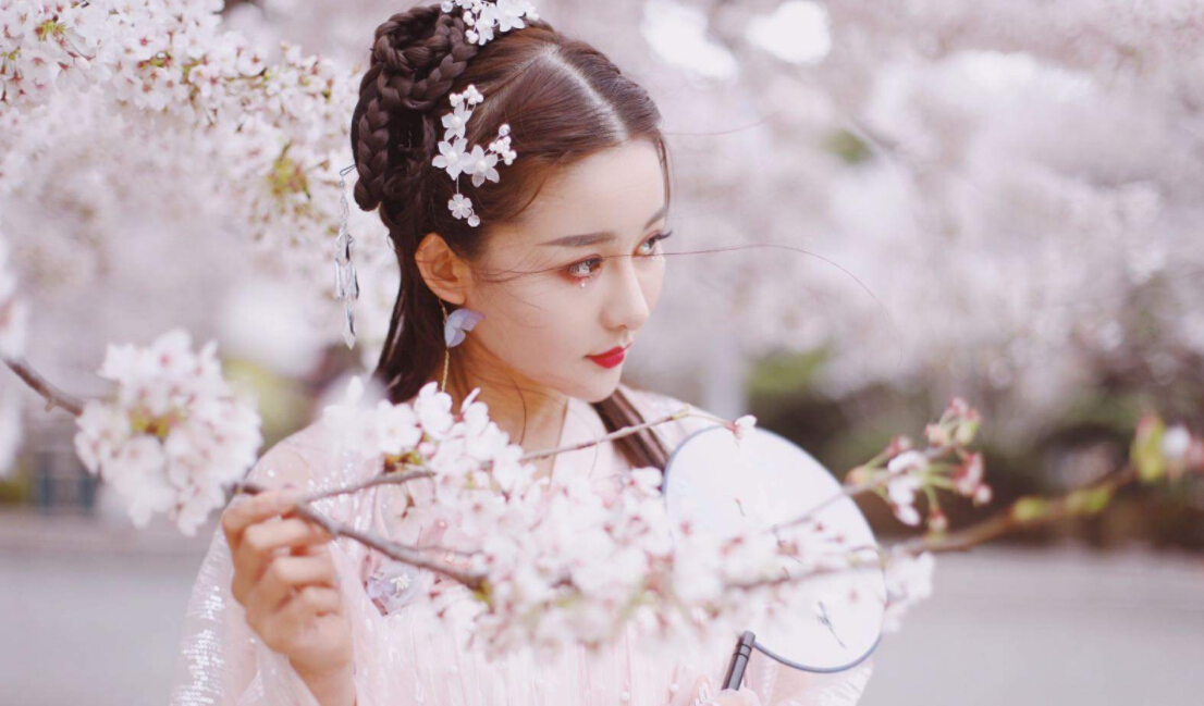 视频直播间美女聊