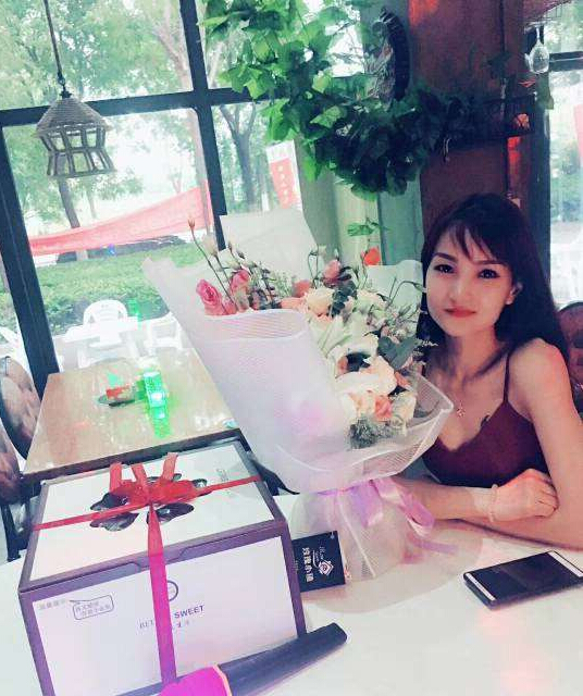 美女直播间视频聊